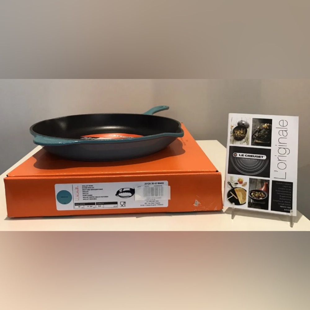 NWT Le Creuset 11.75” Cast Iron Skillet Turquoise / Blue - Picture 3 of 10